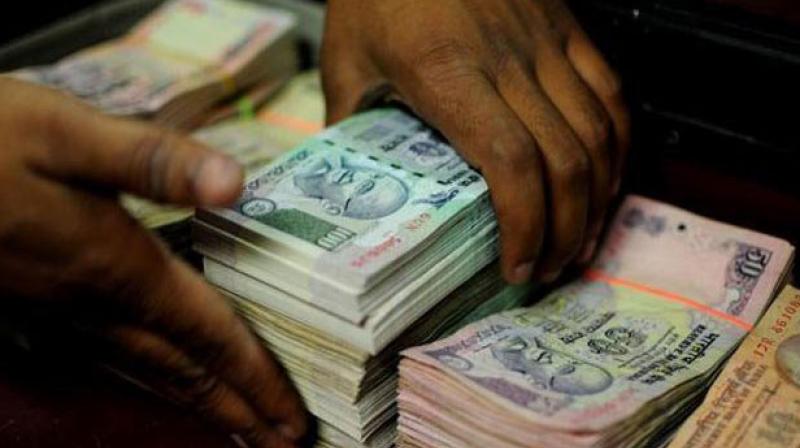 doctorarrestedforcarryingrs70lakhin100notes